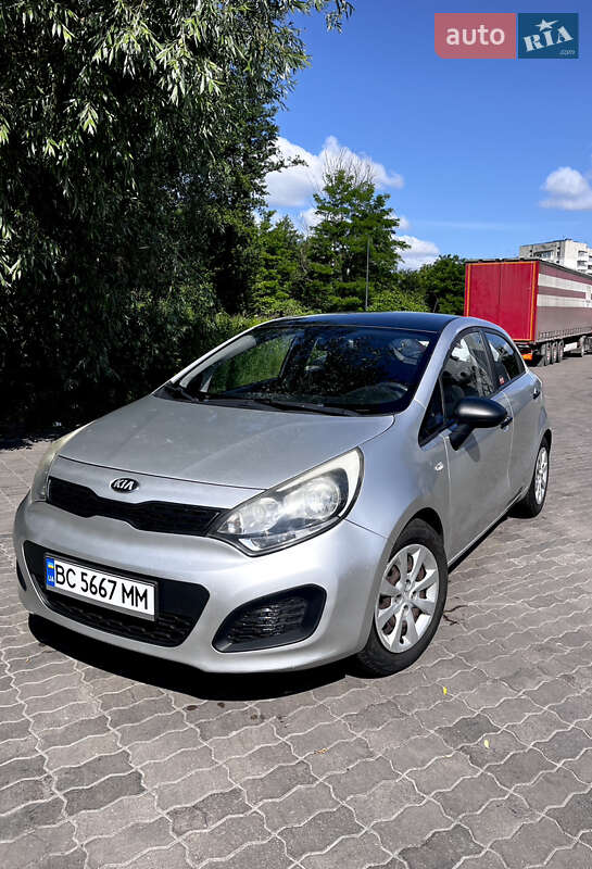 Хетчбек Kia Rio 2012 в Львові