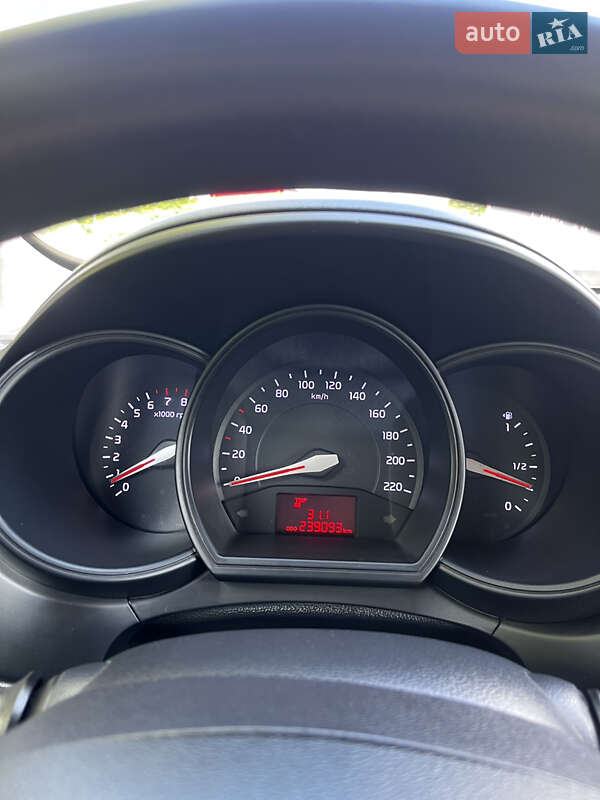 Хетчбек Kia Rio 2012 в Львові