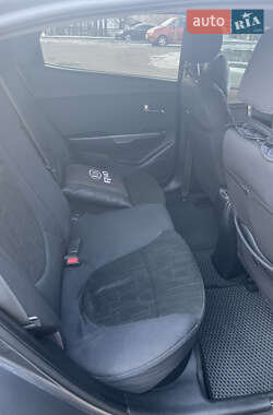 Седан Kia Rio 2012 в 