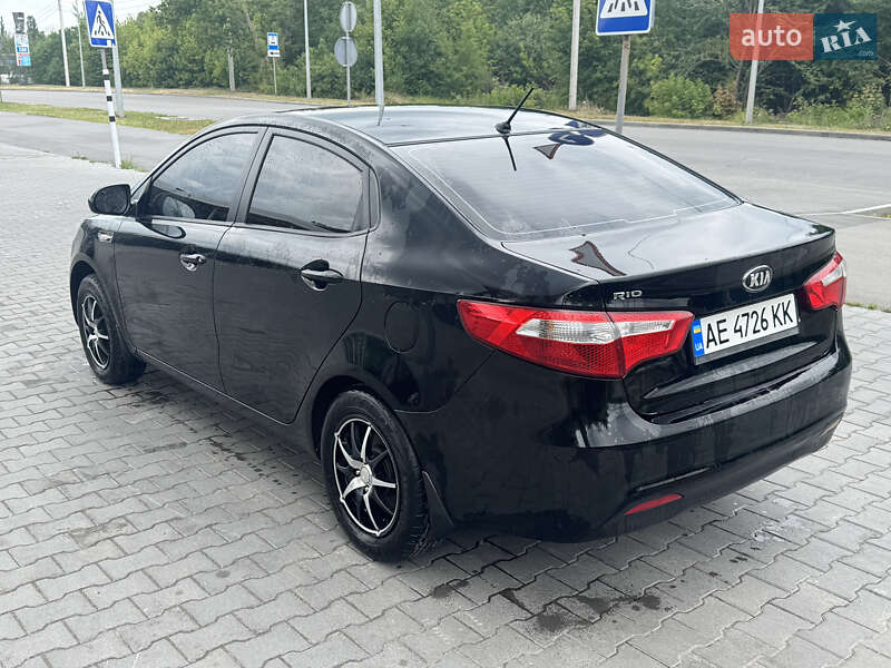 Седан Kia Rio 2013 в Полтаві