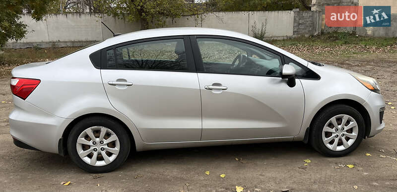 Седан Kia Rio 2015 в Любаре