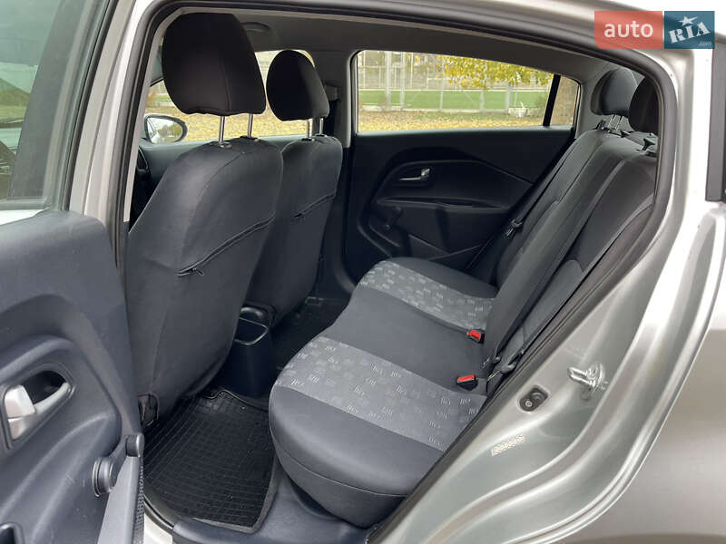 Седан Kia Rio 2015 в Любаре