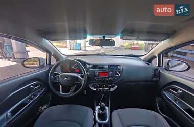 Хетчбек Kia Rio 2013 в Ужгороді