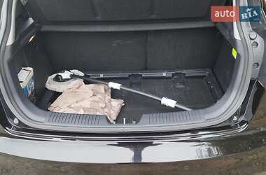 Хэтчбек Kia Rio 2012 в 