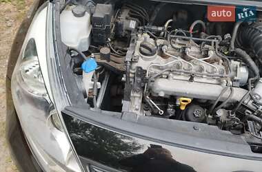 Хэтчбек Kia Rio 2012 в 