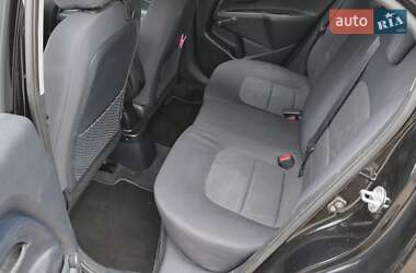 Хэтчбек Kia Rio 2012 в 