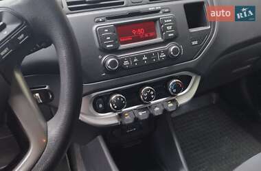 Хэтчбек Kia Rio 2012 в 