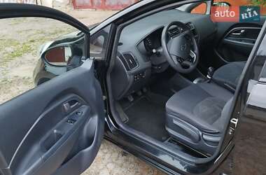 Хэтчбек Kia Rio 2012 в 
