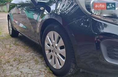 Хэтчбек Kia Rio 2012 в 