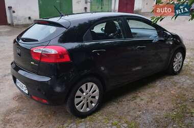 Хэтчбек Kia Rio 2012 в 
