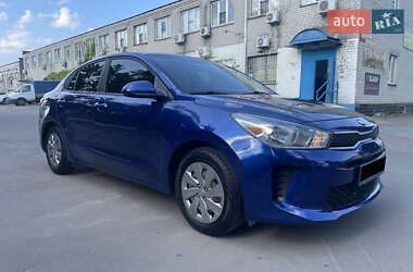 Седан Kia Rio 2018 в 