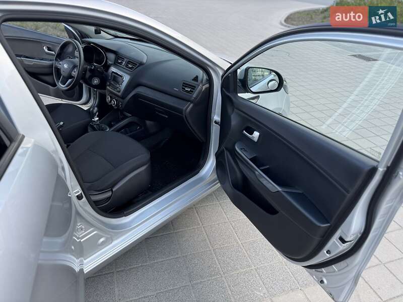 Седан Kia Rio 2013 в Києві
