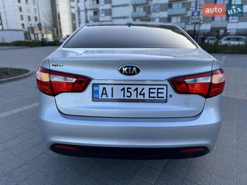 Седан Kia Rio 2013 в Києві