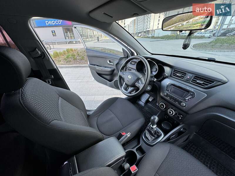 Седан Kia Rio 2013 в Києві