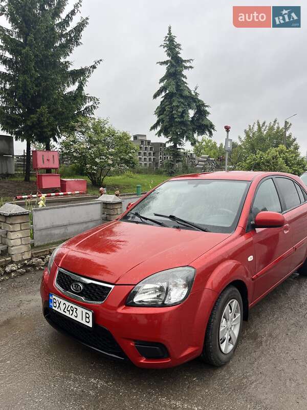 Хетчбек Kia Rio 2010 в Хмельницькому