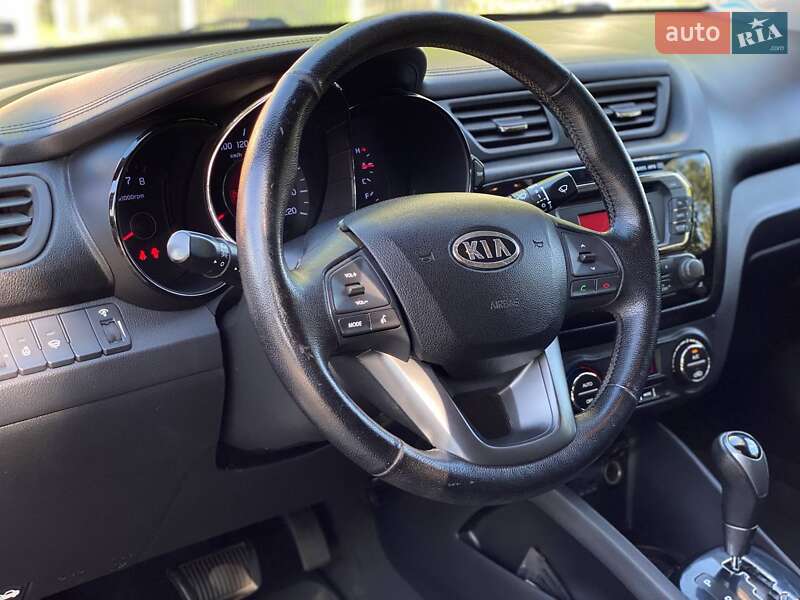 Седан Kia Rio 2013 в Днепре