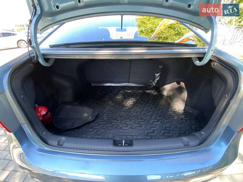 Седан Kia Rio 2013 в Днепре