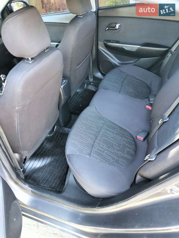 Седан Kia Rio 2012 в Смеле