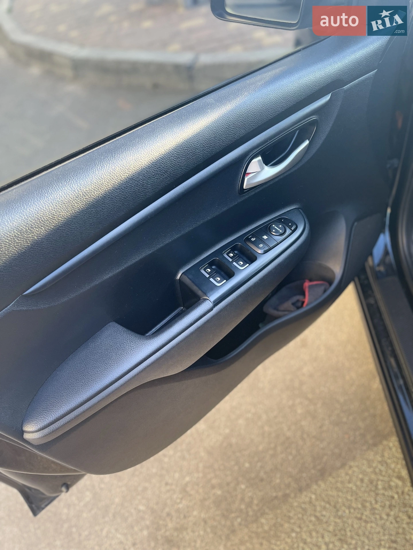 2019 Kia Rio - мініатюра 3