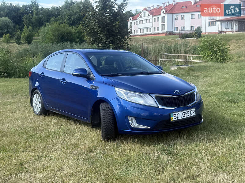Седан Kia Rio 2012 в Львове