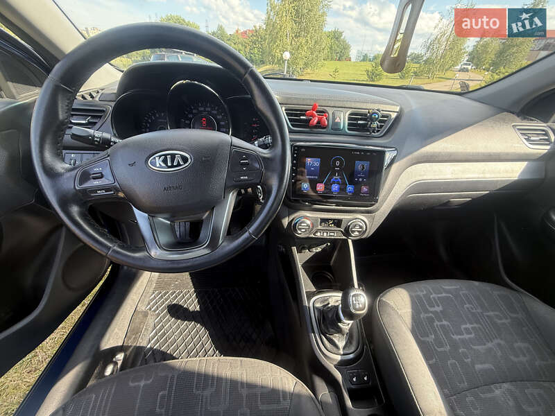 Седан Kia Rio 2012 в Львове
