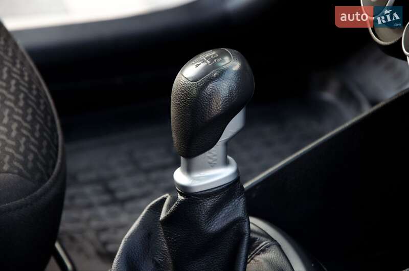Седан Kia Rio 2011 в Сарнах