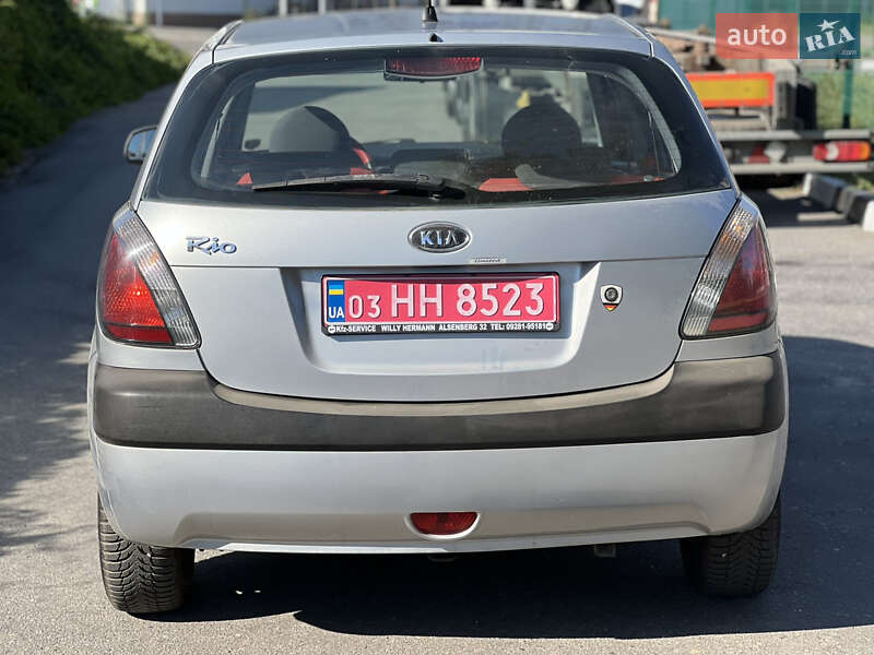 Хэтчбек Kia Rio 2006 в Виннице