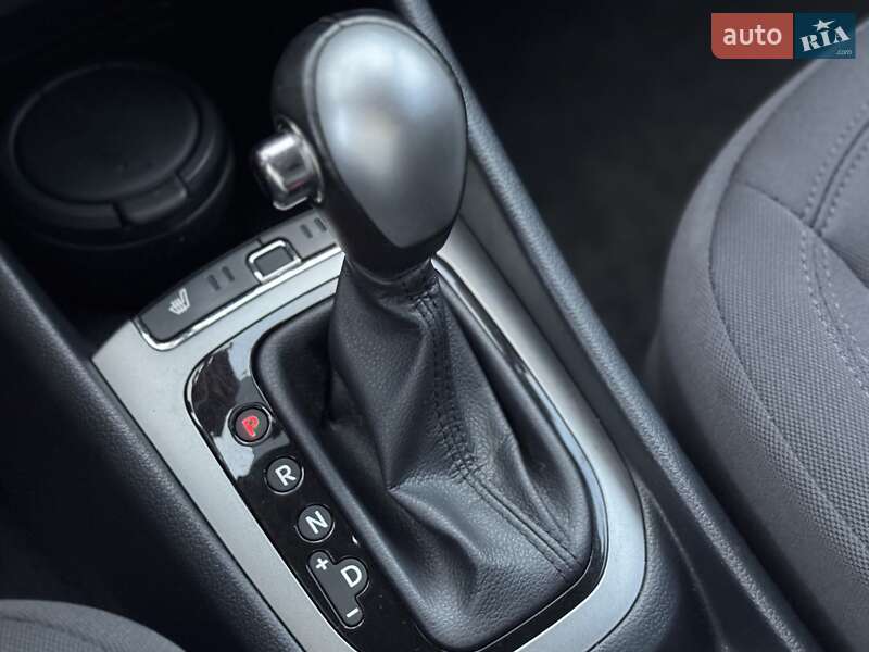 Седан Kia Rio 2015 в Львове