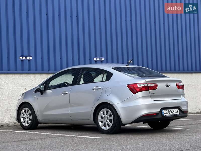Седан Kia Rio 2015 в Львове