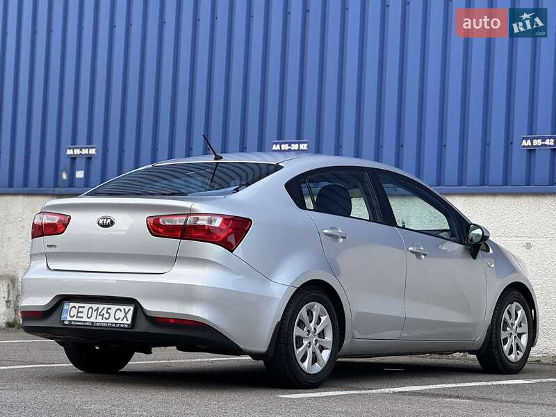 Седан Kia Rio 2015 в Львове