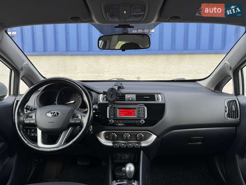 Седан Kia Rio 2015 в Львове
