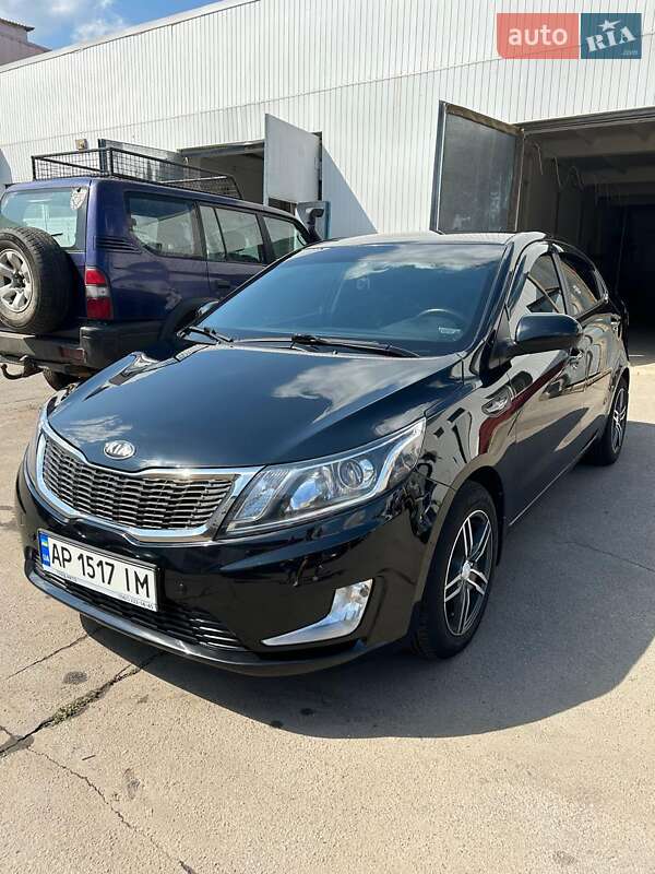 Седан Kia Rio 2013 в 
