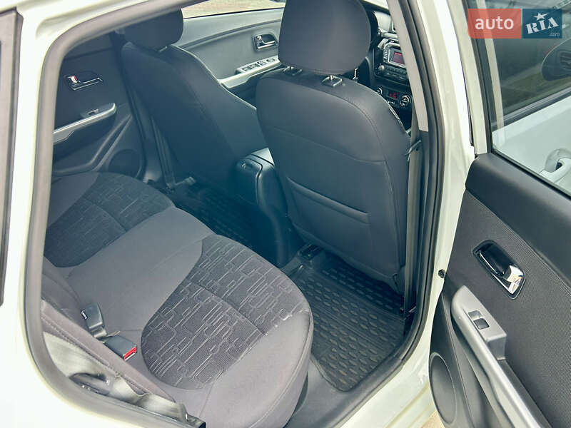 Хэтчбек Kia Rio 2012 в Белой Церкви