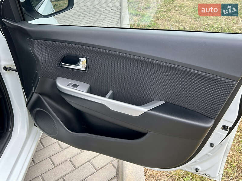Хэтчбек Kia Rio 2012 в Белой Церкви