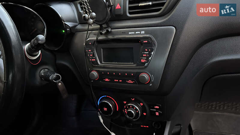 Седан Kia Rio 2013 в Киеве