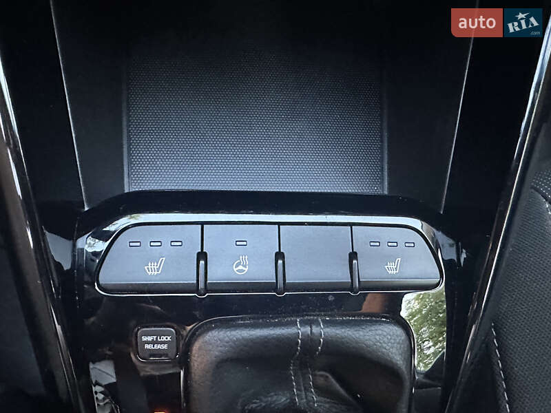 Хэтчбек Kia Rio 2017 в Львове
