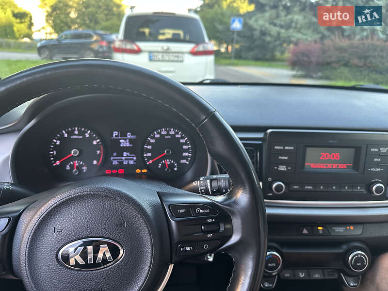 Хэтчбек Kia Rio 2017 в Львове