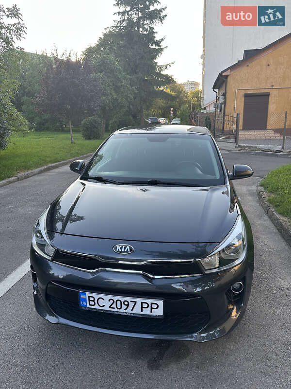 Хэтчбек Kia Rio 2017 в Львове