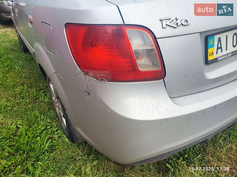 Седан Kia Rio 2011 в Киеве
