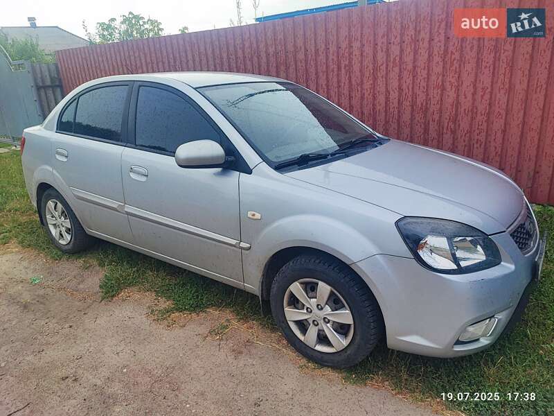 Седан Kia Rio 2011 в Киеве