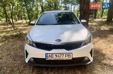 Седан Kia Rio 2021 в Кривом Роге