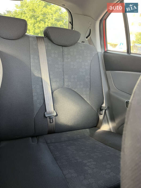 Хетчбек Kia Rio 2010 в Хмельницькому
