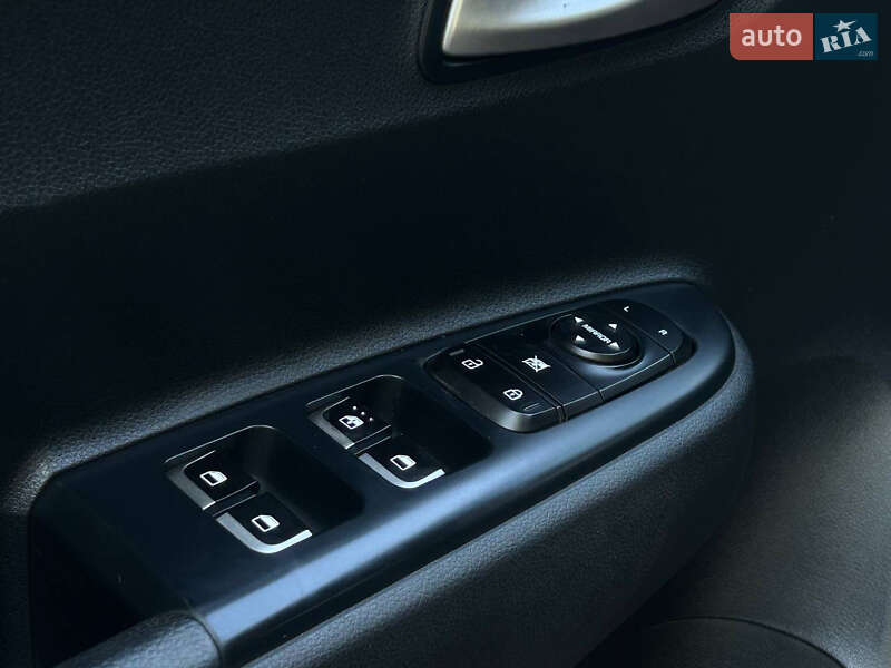 Седан Kia Rio 2018 в Миколаєві