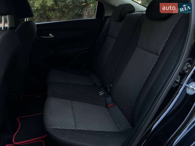 Седан Kia Rio 2018 в Миколаєві