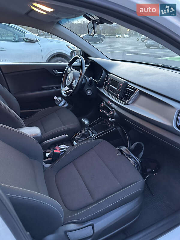 Хэтчбек Kia Rio 2017 в Киеве