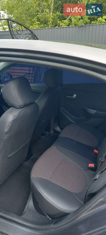 Седан Kia Rio 2013 в Первомайске