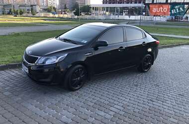 Седан Kia Rio 2013 в Львове