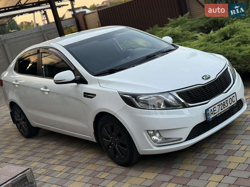 Седан Kia Rio 2014 в Дніпрі