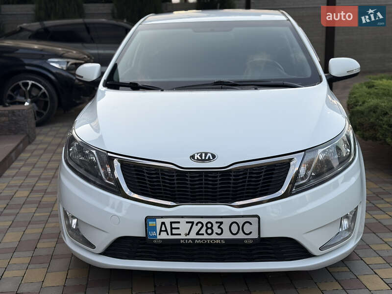 Седан Kia Rio 2014 в Дніпрі