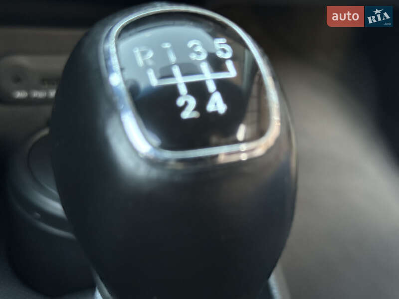 Седан Kia Rio 2014 в Дніпрі